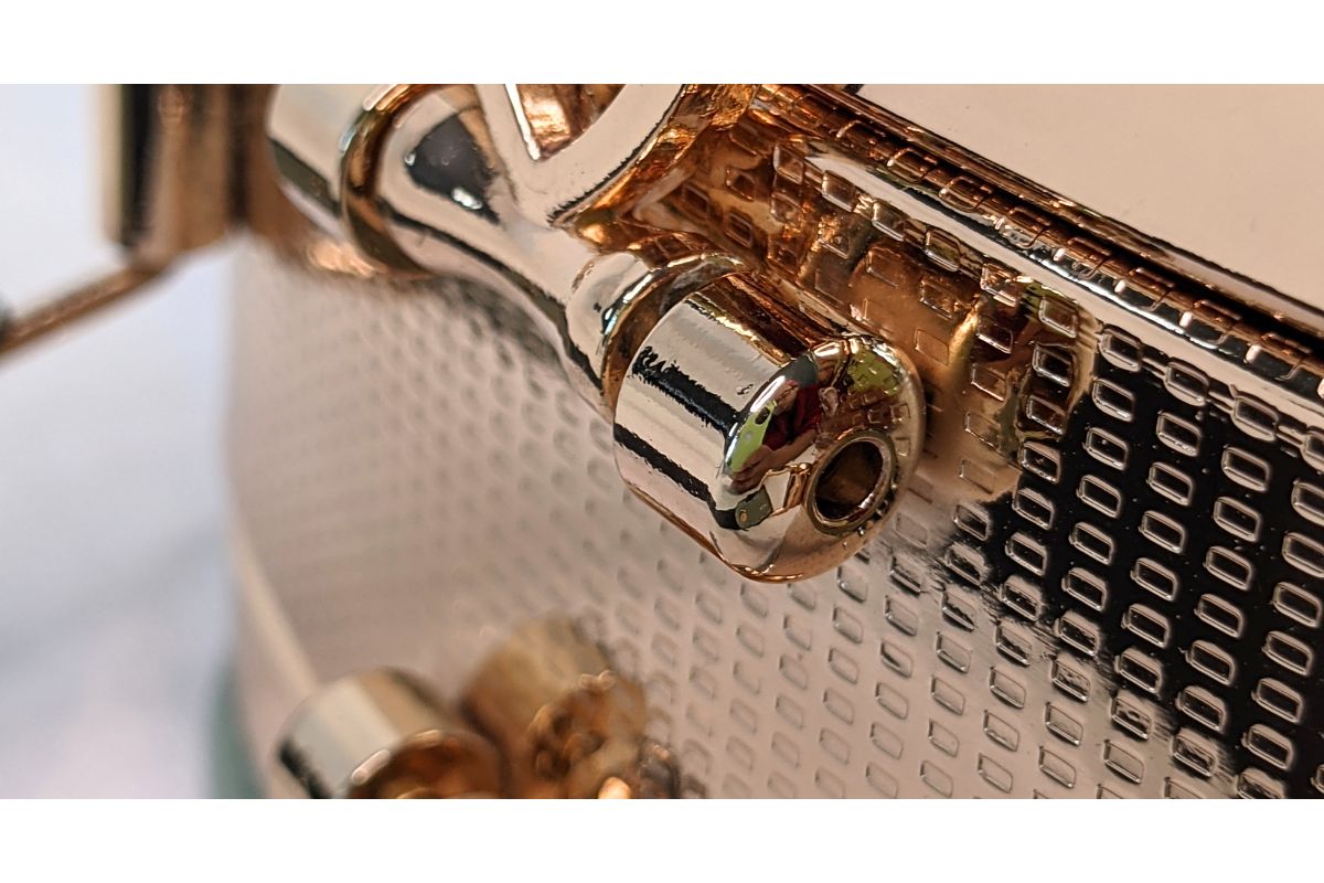Armor purse